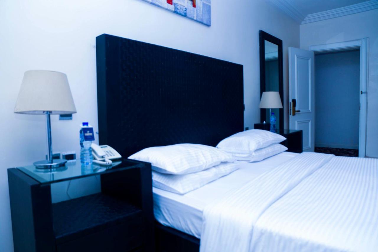 Summerset Continental Hotel Gana Mobushipe Buitenkant foto