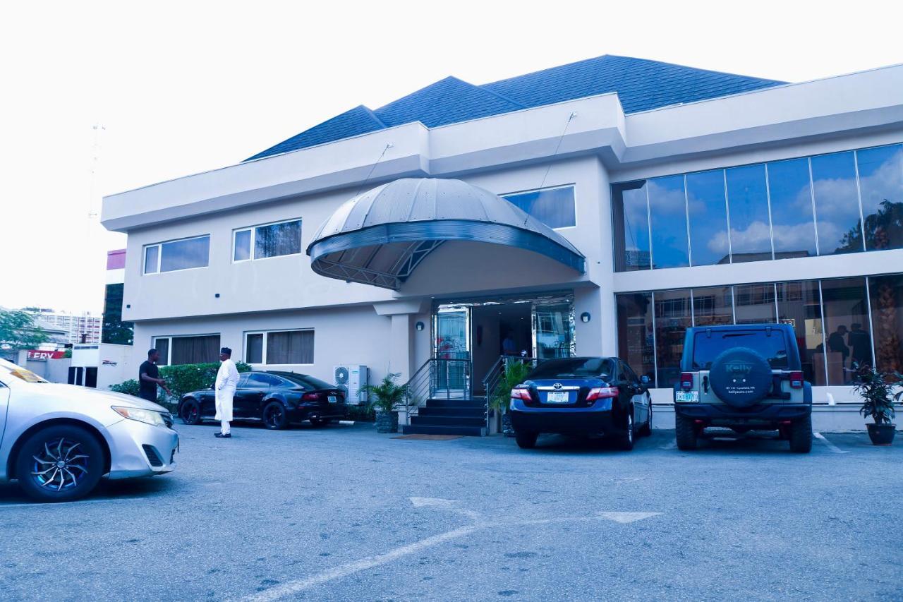 Summerset Continental Hotel Gana Mobushipe Buitenkant foto